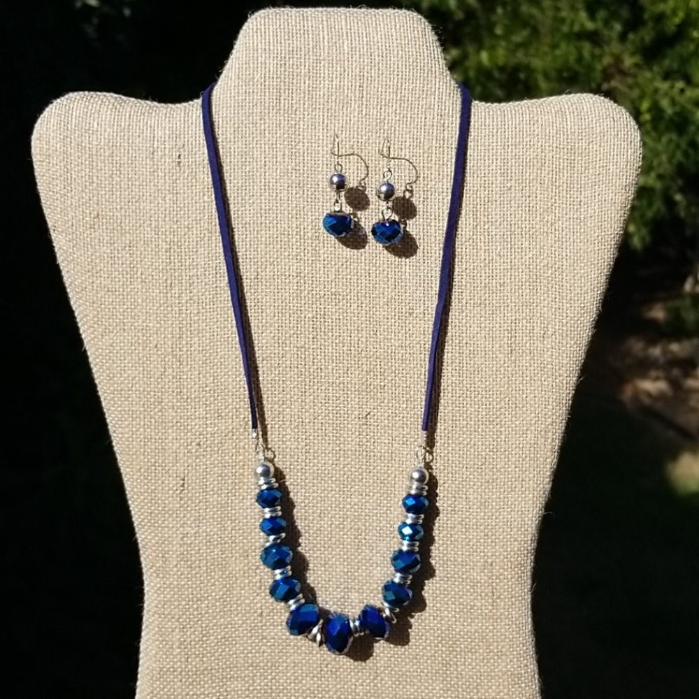 Charming Charlie Royal Blue Necklace & Earrings - Picture 4 of 5